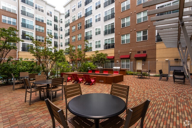 Terrace 1 w/ Pool Deck