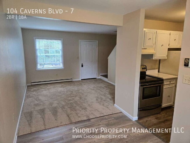 Photo - 104 Caverns Blvd