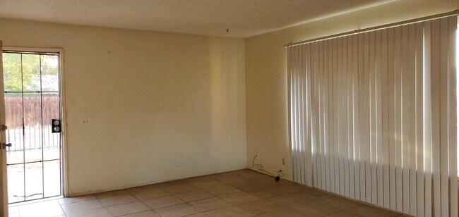 Photo - 19227 California 18 Unidad 5