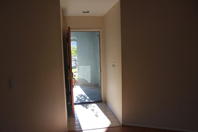 28620 Avocado Pl