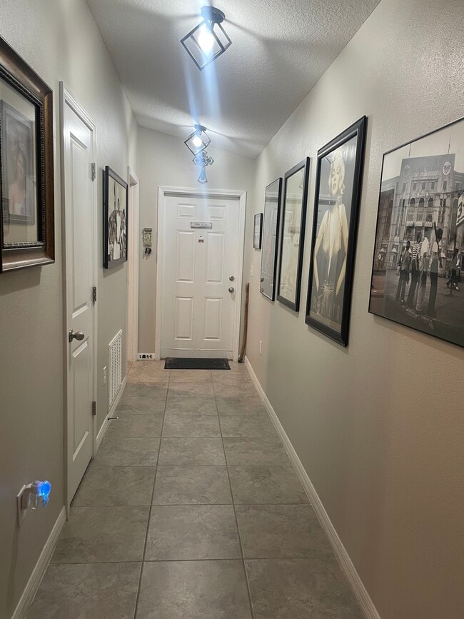 Photo - 17044 Yellow Pine St