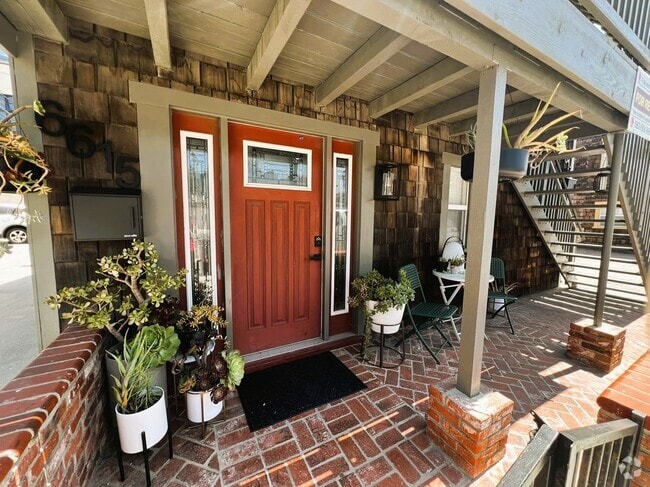 Building Photo - 6615 E Ocean Blvd Rental