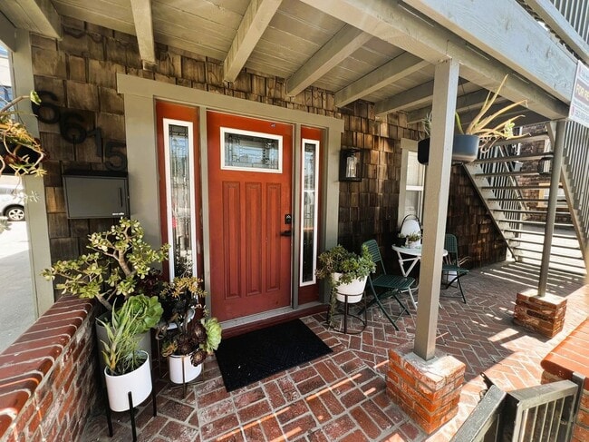 Building Photo - 6615 E Ocean Blvd Rental
