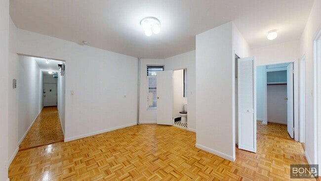 Building Photo - 365 Broome St Unit 3/4 Rental