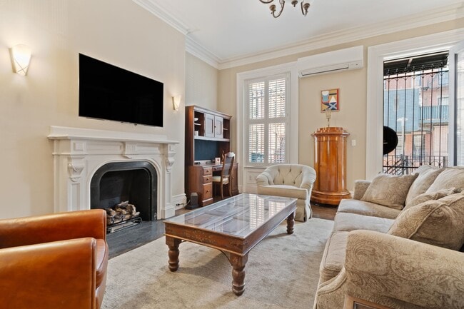 Building Photo - 128 Marlborough St Unit 2