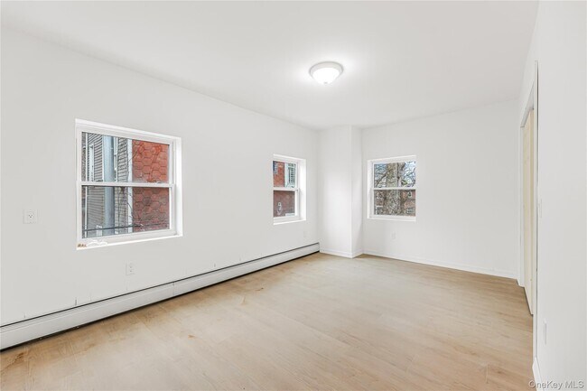 Photo - 389 Jerome St