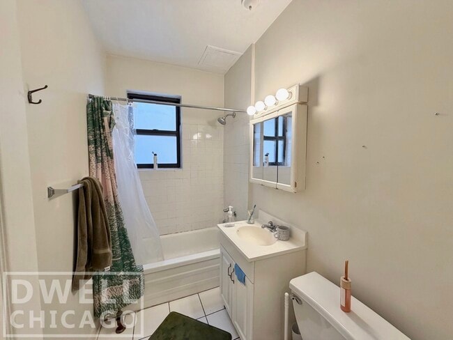 Photo - 735 W Roscoe St Unit 3N