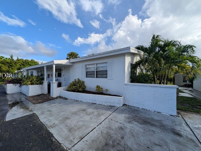 Building Photo - 140 NW 40th St Unit #264