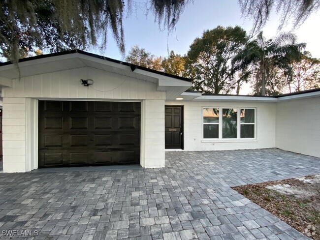 Building Photo - 1204 Lake Elbert Dr SE Rental