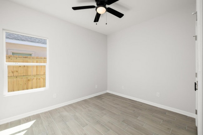 Photo - 1217 S Xanthia St Unidad 4