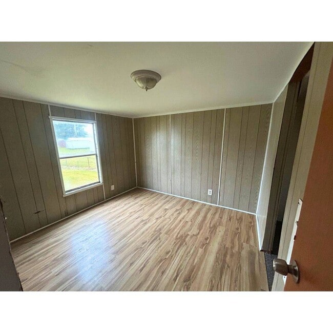 Photo - 308 Walker Ct