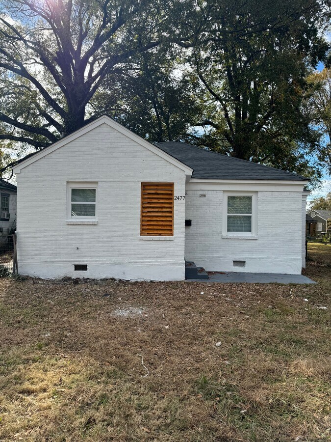 Photo - 2477 Boyle Ave House