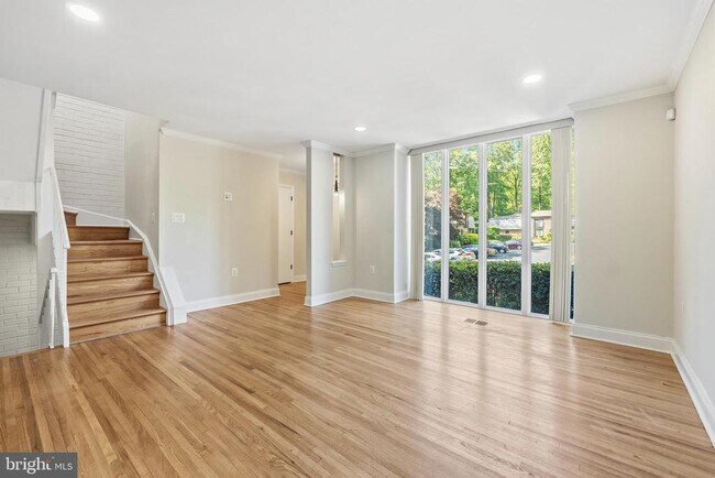 Photo - 10841 Deborah Dr