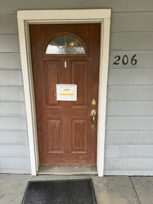 Building Photo - For Rent: 2-Bedroom Apartment | Downtown Hastings