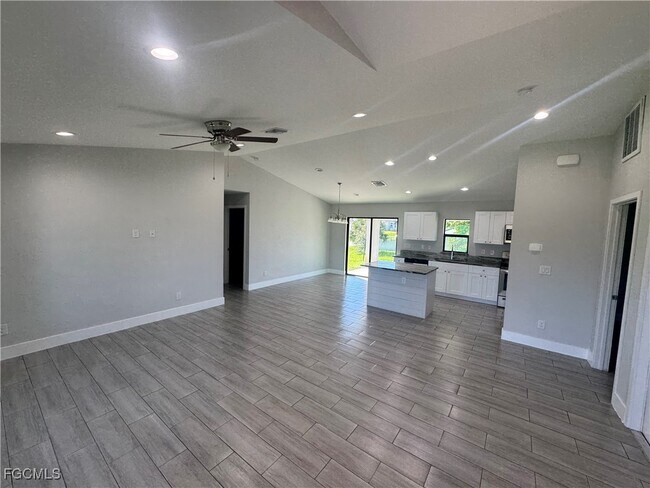 Photo - 2601 43rd St SW