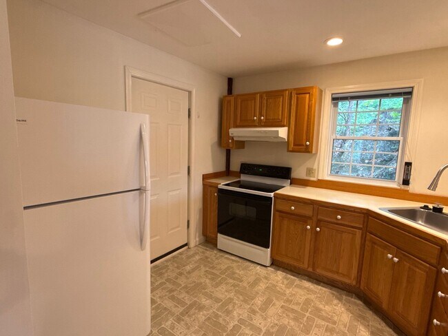 Photo - 109 Main St