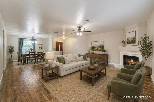 Photo - 928 Justeford Dr