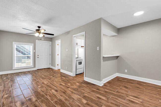 Photo - 1423 Hawthorne St