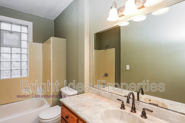 Photo - 3322 Clinton Ave