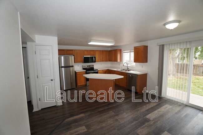 Photo - 2462 Kiowa Creek Dr