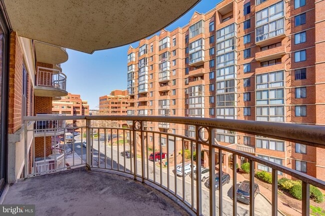 Photo - 1200 Braddock Pl Unit 408
