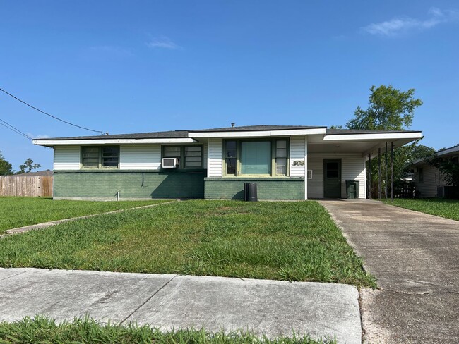 3-bedroom, 1-bathroom home in Houma - 3-bedroom, 1-bathroom home in Houma