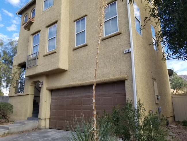 Building Photo - 6993 Canary Ivy Way Rental