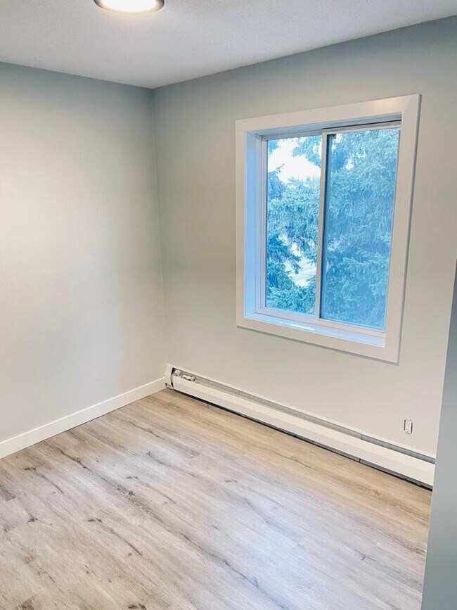 Photo - 12525-12118 118 Ave NW Unit 8