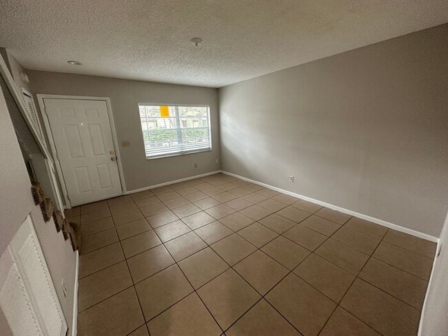 Photo - 3544 Khayyam Ave