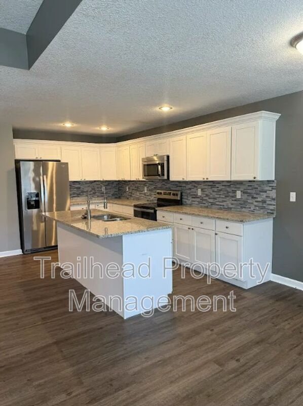 Photo - 605C S Hillcrest St
