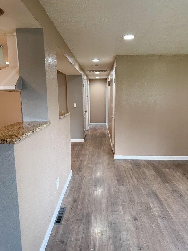 Photo - 3850 Grenada Way