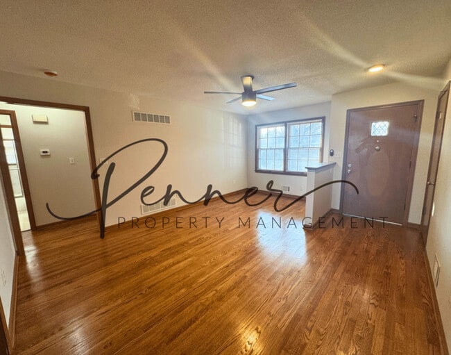 Photo - 807 NE Magellan Ave