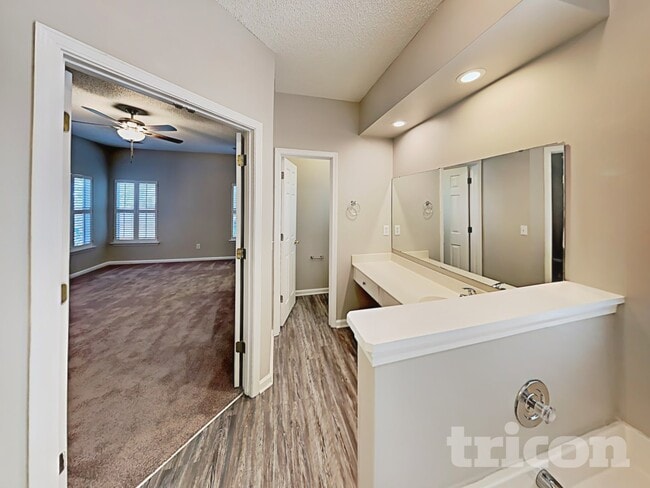 Photo - 110 Fawnhill Ct