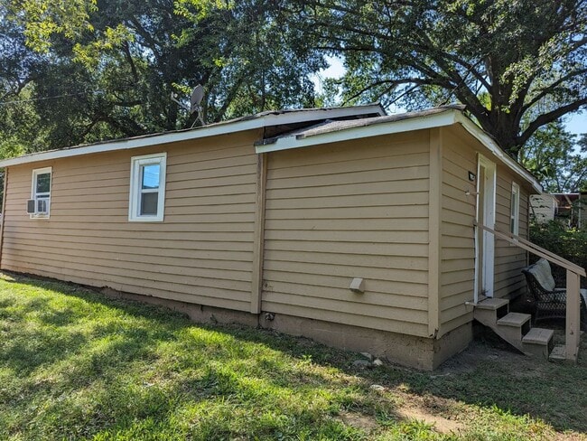 Photo - 1806 W Davidson Ave