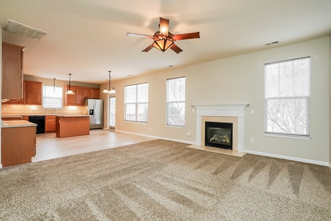 Photo - 360 Stobhill Ln