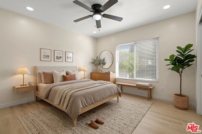 Photo - 7825 W Manchester Ave Unidad 1