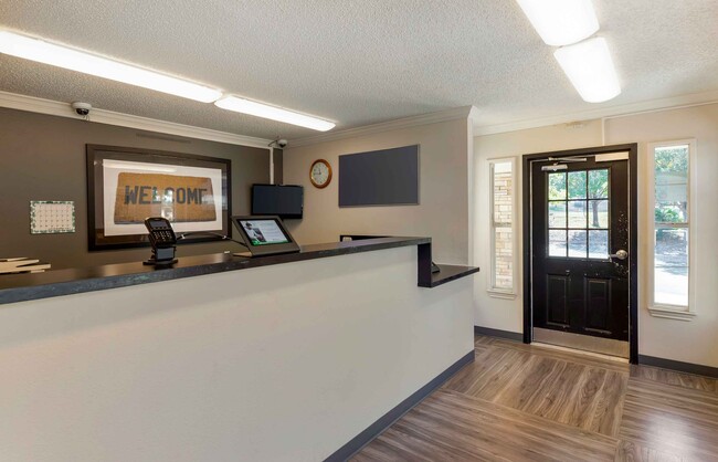 Furnished Studio-Denver - Aurora South