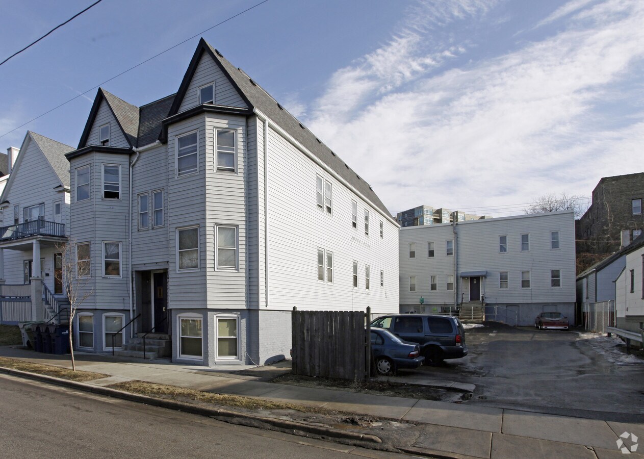 Photo - 1750-1756 N Warren Ave Apartments