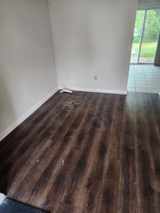 Photo - Beautiful 2 bedroom Townhouse