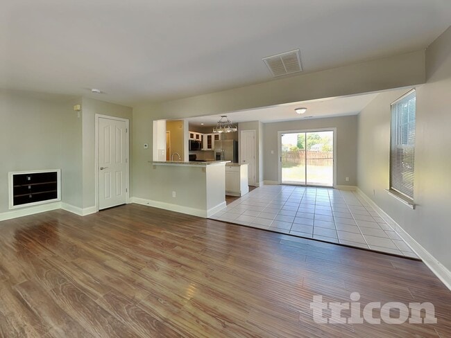 Photo - 106 Newbury Dr