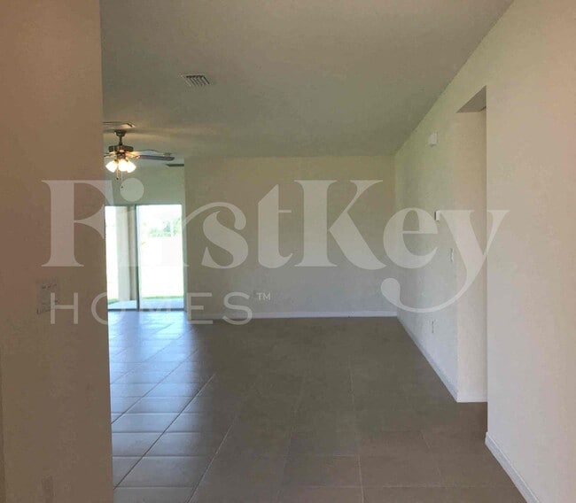 Photo - 625 SW 25th Terrace