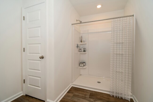 010-photo-bathroom-14582834