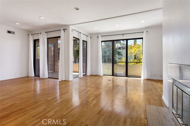 Photo - 1880 Veteran Ave