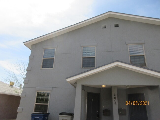 Building Photo - 2006 Detroit Ave Rental