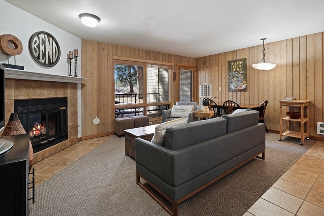 Building Photo - 19717 SW Mount Bachelor Dr Rental