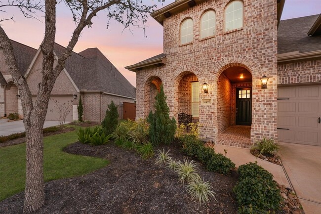 Photo - 18407 Kilbowie Pl