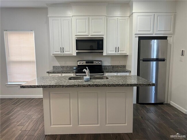 Photo - 18 West Dr Unit 4