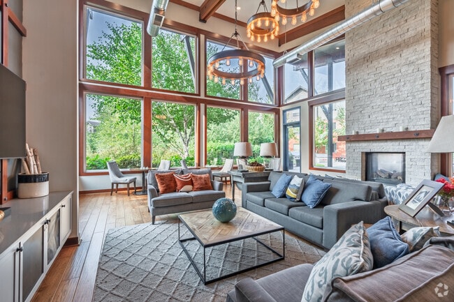 Building Photo - The Lodge