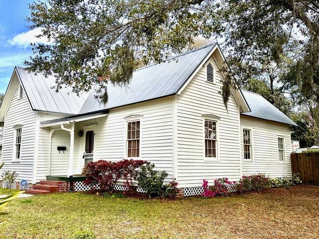 Historic Beauty in the Heart of Downtown F... - Historic Beauty in the Heart of Downtown F... House