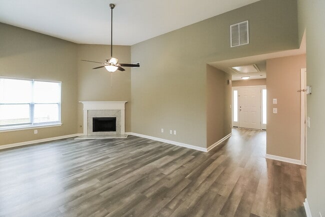 Photo - 206 Nadia Ct